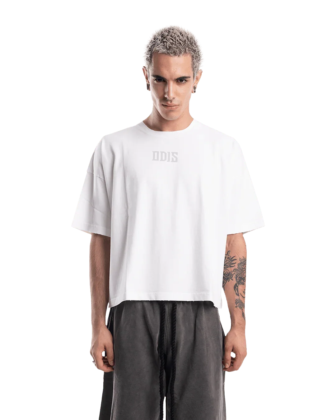 GREY ON WHITE BOXY TEE