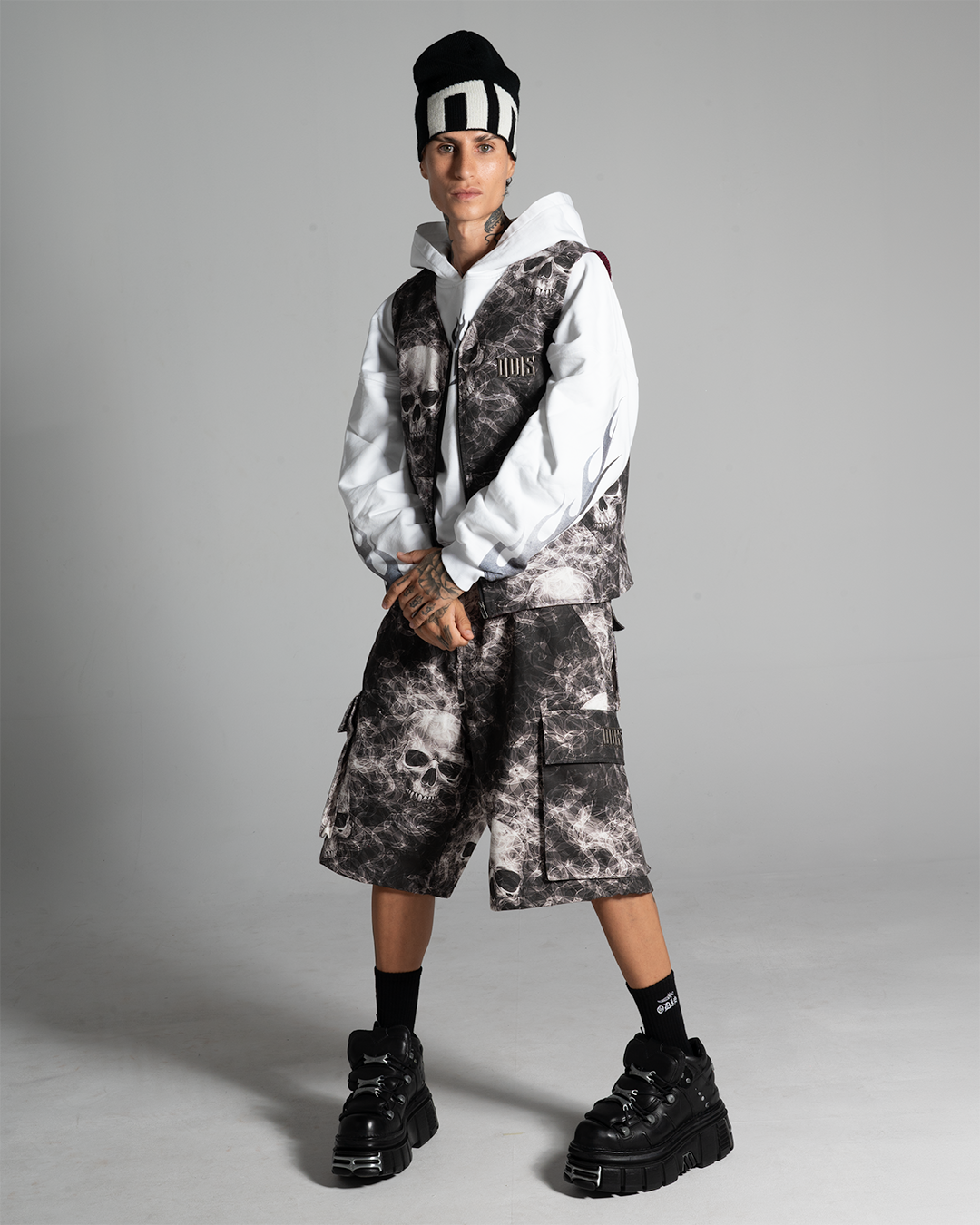 SKULL &amp; SMOKE AOP CARGO SHORTS