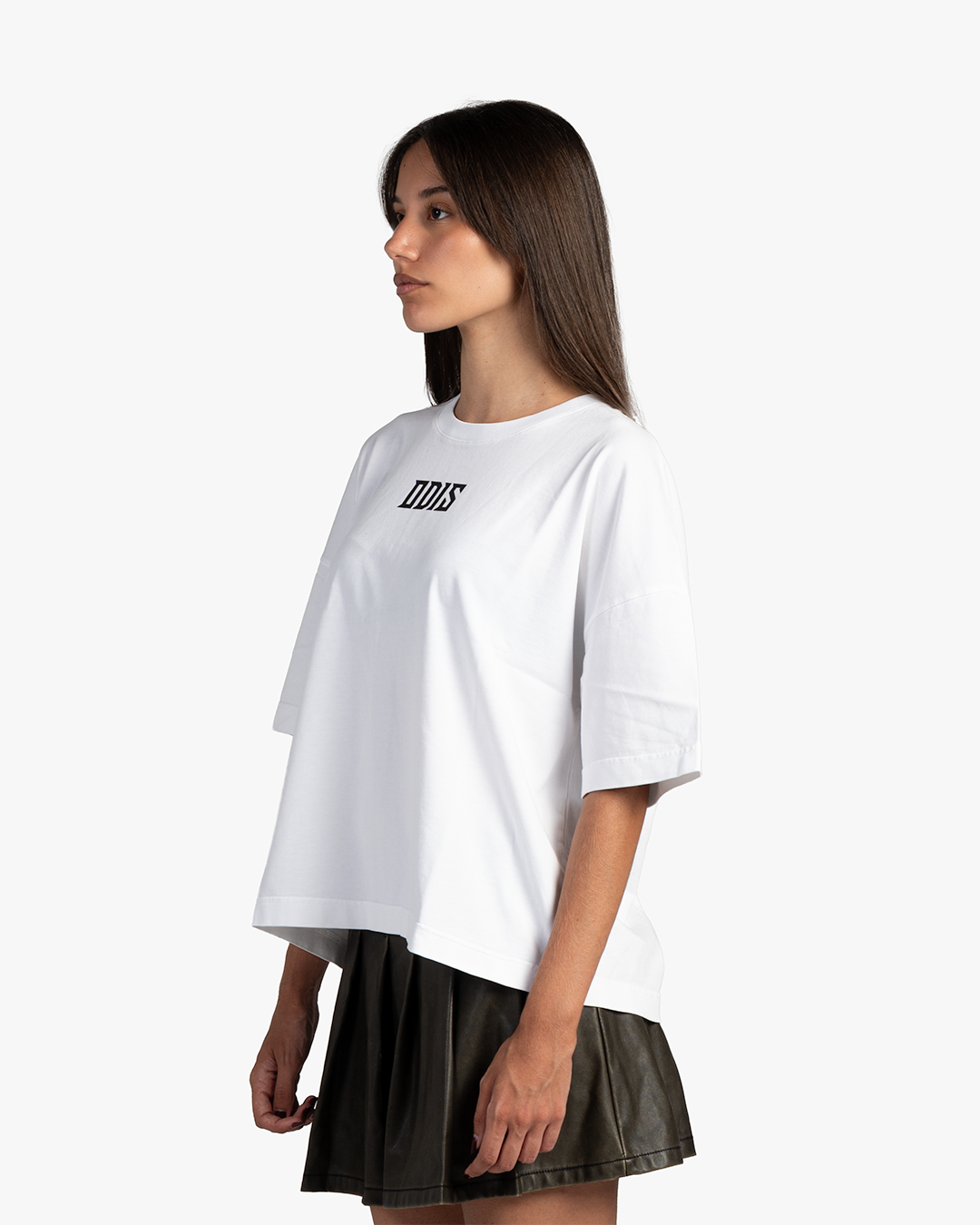 BLACK ON WHITE BOXY TEE